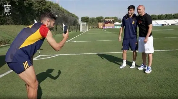 برآورده شدن آرزوی کودکی ستاره اسپانیا در قطر