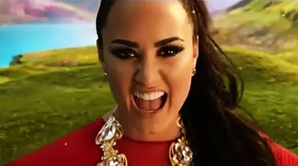 خواننده زن معروف اوردوز هروئین کرد+ عکس