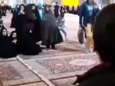 فیلم آواز باشکوه و  جگرسوز پسر بچه در حرم ! /  با آه و درد قربون کبوترهای حرمتو خواند  !