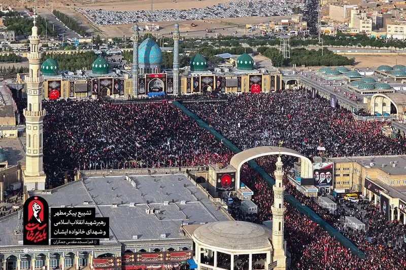 آخرین زیارت امام شهید ایران‌ بر فراز حرم حضرت معصومه(س) - مراسم تشییع پیکر آیت الله سید علی خامنه ای در شهر قم - 16-4-1345 