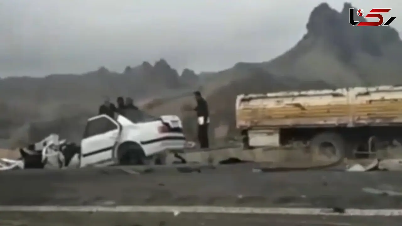فیلم تصادف وحشتناک و مرگبار کامیون با پژو در ایرانشهر / پژو پارس متلاشی شد
