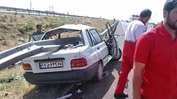 برخورد مرگبار پراید با گاردریل 