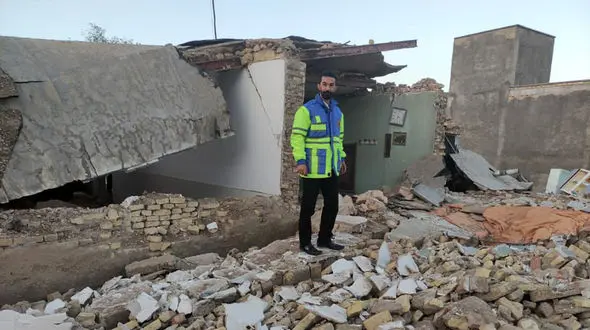 زنده به گور شدن 2 کودک ۵ و ۸ ساله در آوار خانه سفلی