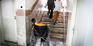 محرومیت طیف گسترده ای از معلولان از دریافت حق پرستاری