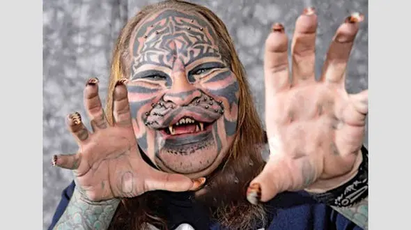 تصاویری وحشتناک از زشت ترین زن دنیا! +عکس 