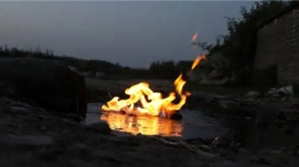 فیلم آتش گرفتن آب چشمه در شمال ایران + شوک آور