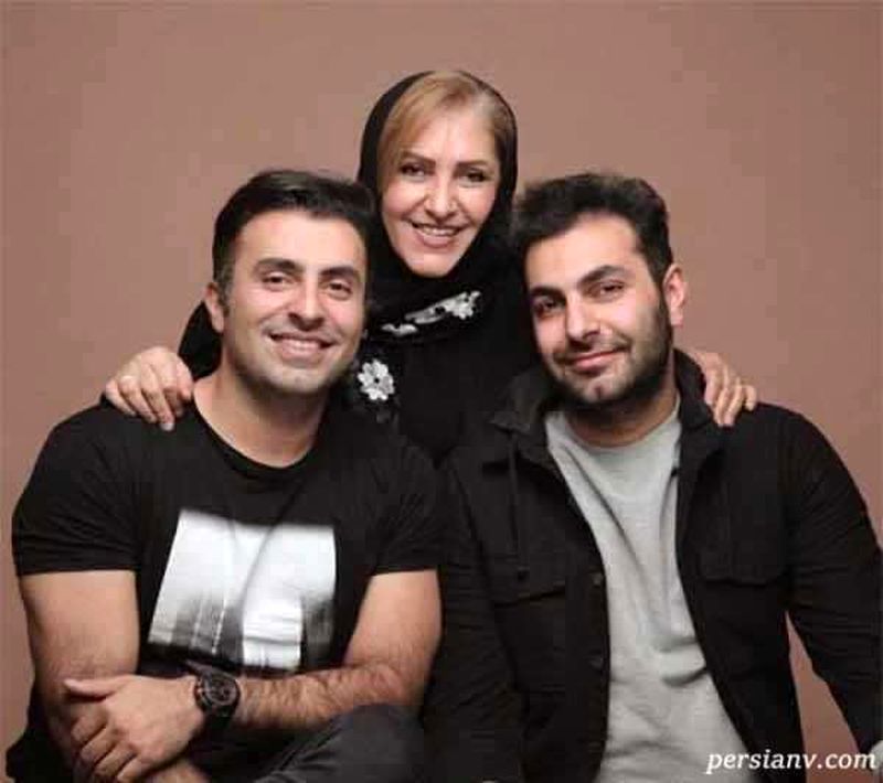 مادر و برادر خواننده معروف