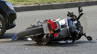 ببینید / لحظه تصادف وحشتناک یک خودرو با موتورسیکلت! + فیلم