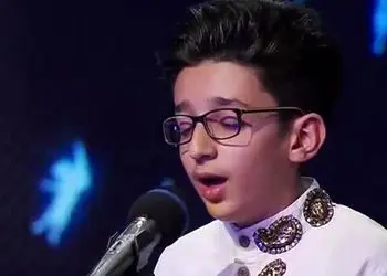 فیلم آواز خوانی پارسا خائف / آهنگ هفت آسمان انقدر لطیف خوند که انگار وسط بهشتی