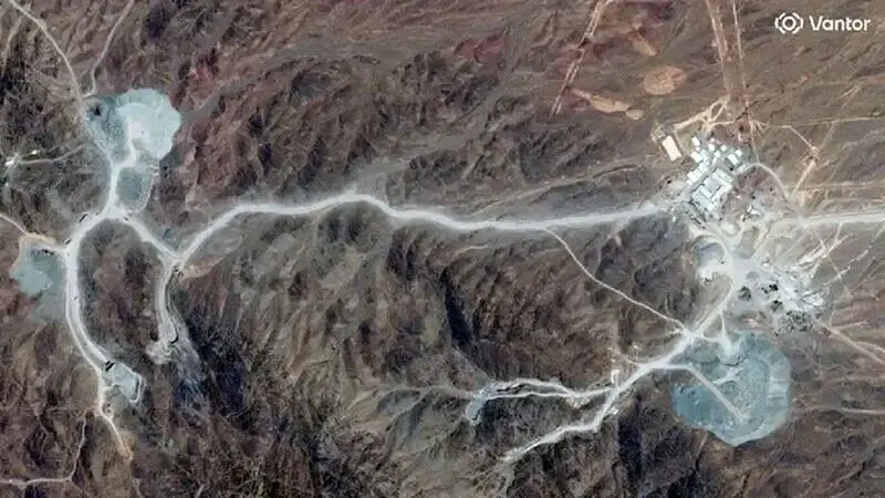 کوه کلنگ گزلا دژ اتمی ایران در نزدیکی تاسیسات هسته ای نطنز