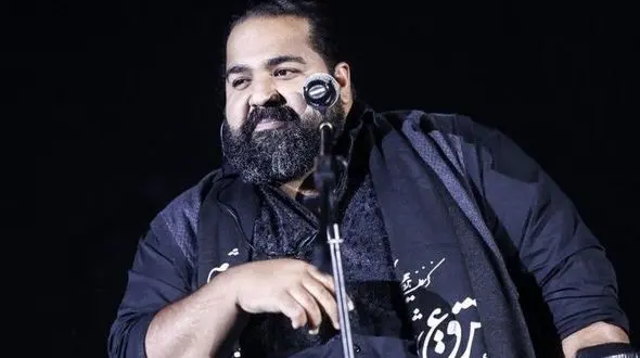 خواننده مشکی پوش :خودم هم آلبومم را دانلود می‌کنم! 