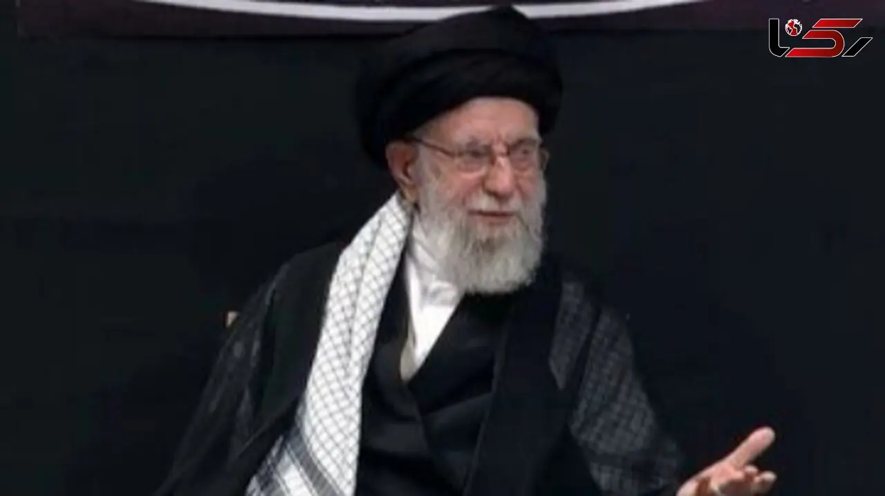 تصویری از حضور رهبر انقلاب در تخت جمشید