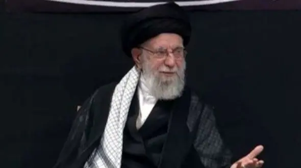 تصویری از حضور رهبر انقلاب در تخت جمشید