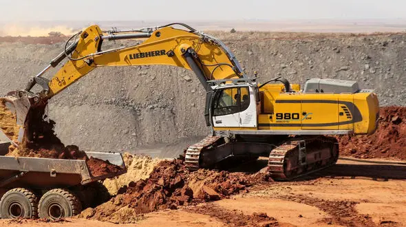 نجات کامیون از سقوط به دره + فیلم