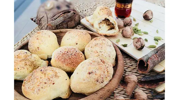 طرز پخت نان مغزدار آملی