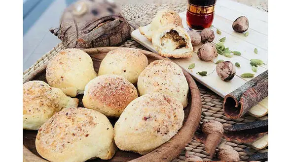 طرز پخت نان مغزدار آملی