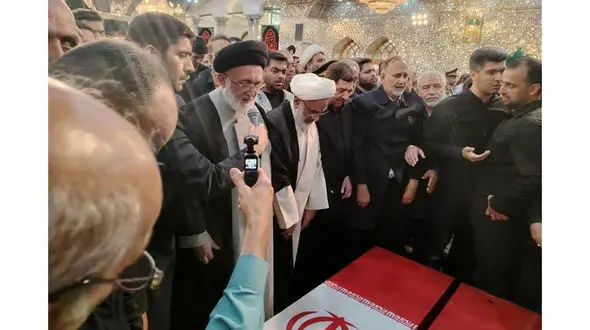  پیکر شهیدان سرلشکر سلامی وسردار شانه‌ئی در شهر ری به خاک سپرده شد