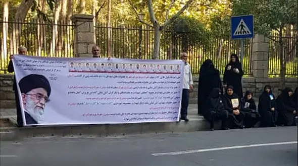 تجمع اعتراضی خانواده های حادثه پلاسکو مقابل شهرداری تهران + عکس