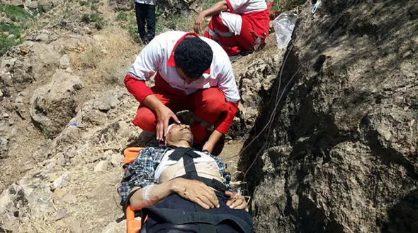 سقوط  خودرو به دره ای در محور هراز
