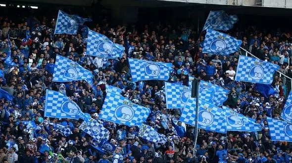 بازگشت محدود تماشاگران به ورزشگاه / بلیط فروشی آزمایشی در بازی استقلال و نساجی