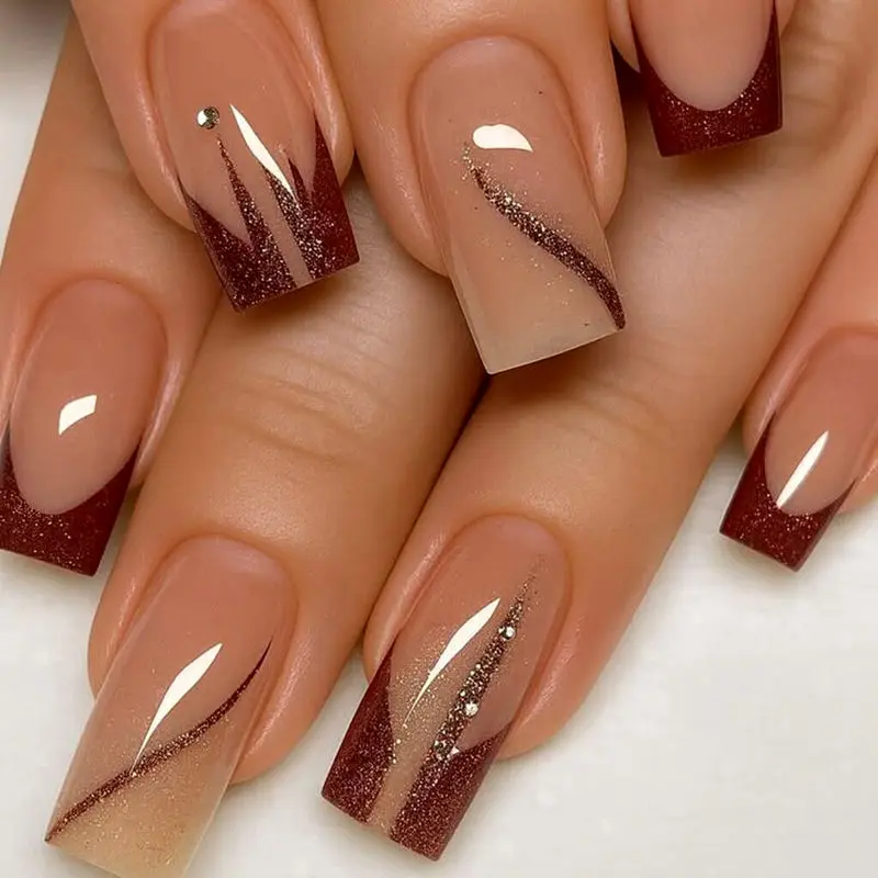 دیزاین ناخن مینیمال قهوه  ای خاص