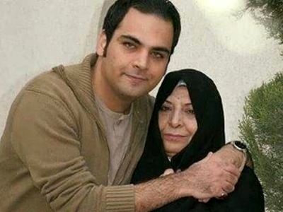 آقای احسان علیخانی من چرا باید به شما دختر بدم که پدر و مادرت ...../ اونها انتخاب اشتباه داشتند...... کاش یاد بگیریم آدم ها .....