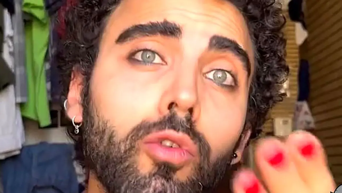 فیلم التماس ذلیلانه محمد صادقی به ترامپ و نتانیاهو برای حمله به ایران! / آقای بازیگر زن نمایی که مایه خجالت ایران است