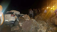 عکس دفن شدن ماشین لاکچری زیر سنگ های کوه در کندوان 