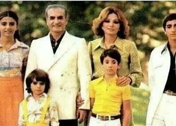 عکس / سفر  در زمان /  خوشگذرانی های فرح دیبا و محمدرضا پهلوی در تفریحات ساحلی