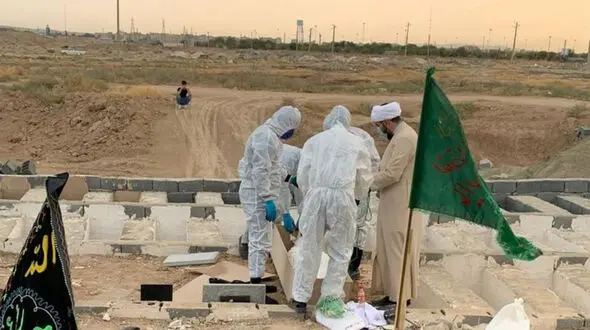 عکس غریبانه دردناک از دفن جسد یک کرونایی در نسیم شهر 

