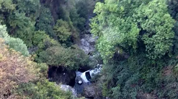 سقوط کامیون در هند ۴۲ کشته و زخمی به‌جا گذاشت
