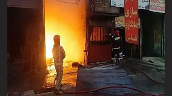 انفجارهولناک کپسول گاز در یک مکانیکی / 3 مرد در رباط کریم سوختند