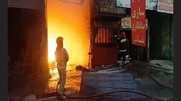 انفجارهولناک کپسول گاز در یک مکانیکی / 3 مرد در رباط کریم سوختند