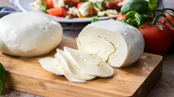 نشانه‌های فیزیکی که هشدار می دهد پنیر نخورید!