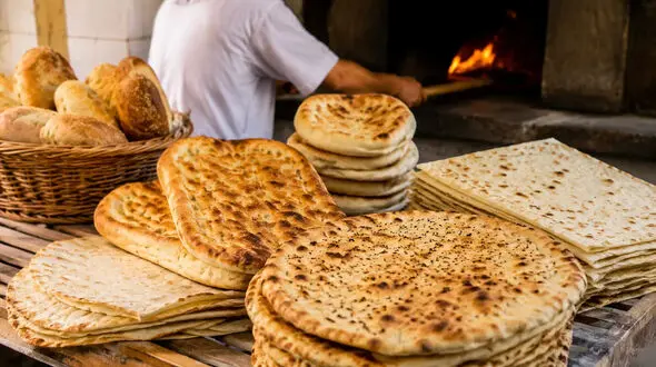نان ۷۰ درصد گران شد؛ گلایه مردم از قیمت‌های متفاوت و تخلف نانوایی‌ها