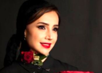 مقایسه دیزاین مینیمال خانه‌ی پرنور و دلباز شبنم قلی‌خانی در دُبی با چیدمانه ایرانی‌پسند منزلش در تهران با مبلمان رنگ شکلاتی
