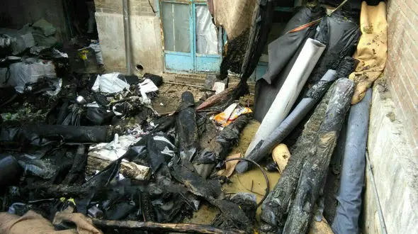 جزییات آتش سوزی کارگاه کیف در خیابان صاحب جمع +فیلم و عکس