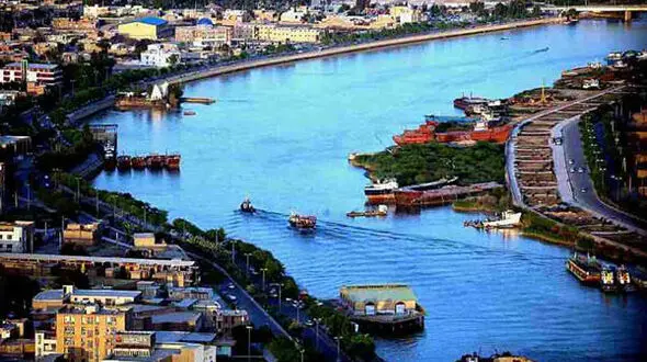 ریزش بخشی از ساختمان 6 طبقه در خرمشهر