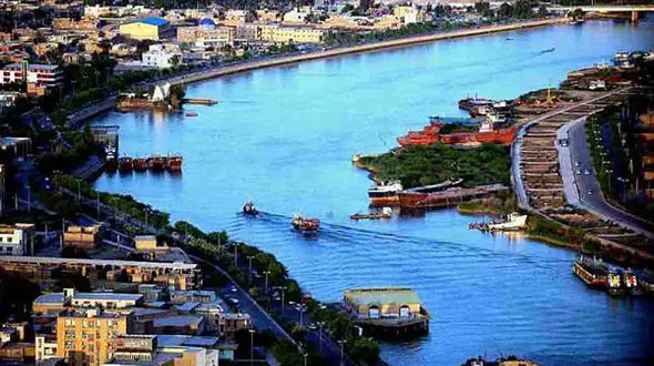 ریزش بخشی از ساختمان 6 طبقه در خرمشهر