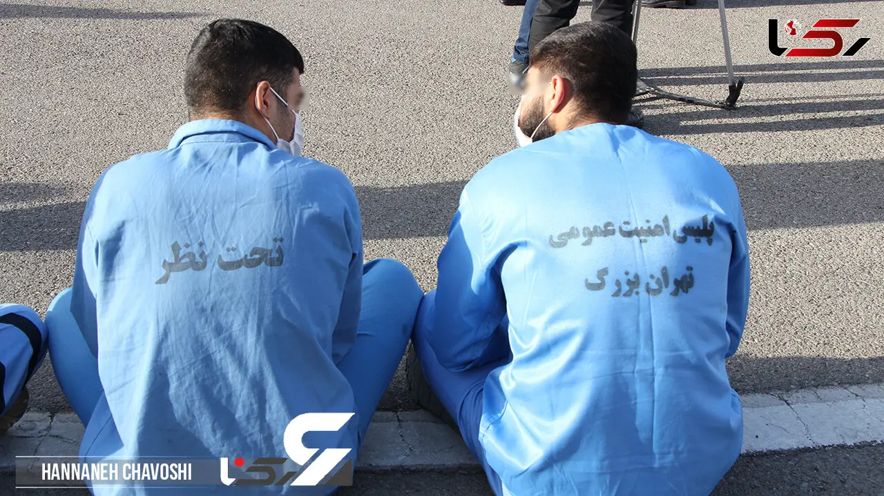 فیلم لحظه حمله 2 شرور قمه به دست به 13 خودرو / در مسعودیه تهران رخ داد