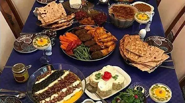 لاکچری ترین مدل های سفره افطار + راهنمایی خوراکی های افطار