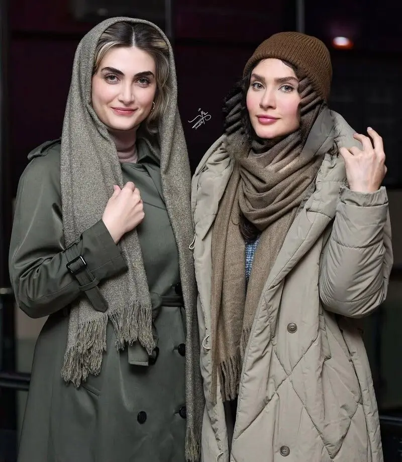 الناز مبک و ساناز سعیدی