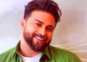 عکس جدید همسر بابک جهانبخش با استایل شیک / ست جذاب پریا پرتوی فرد با صنایع دستی در بازار قدیمی