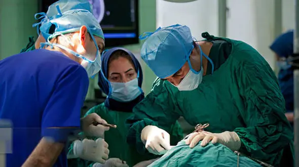 خارج کردن سوزن خیاطی از گردن زن 38 ساله جهرمی