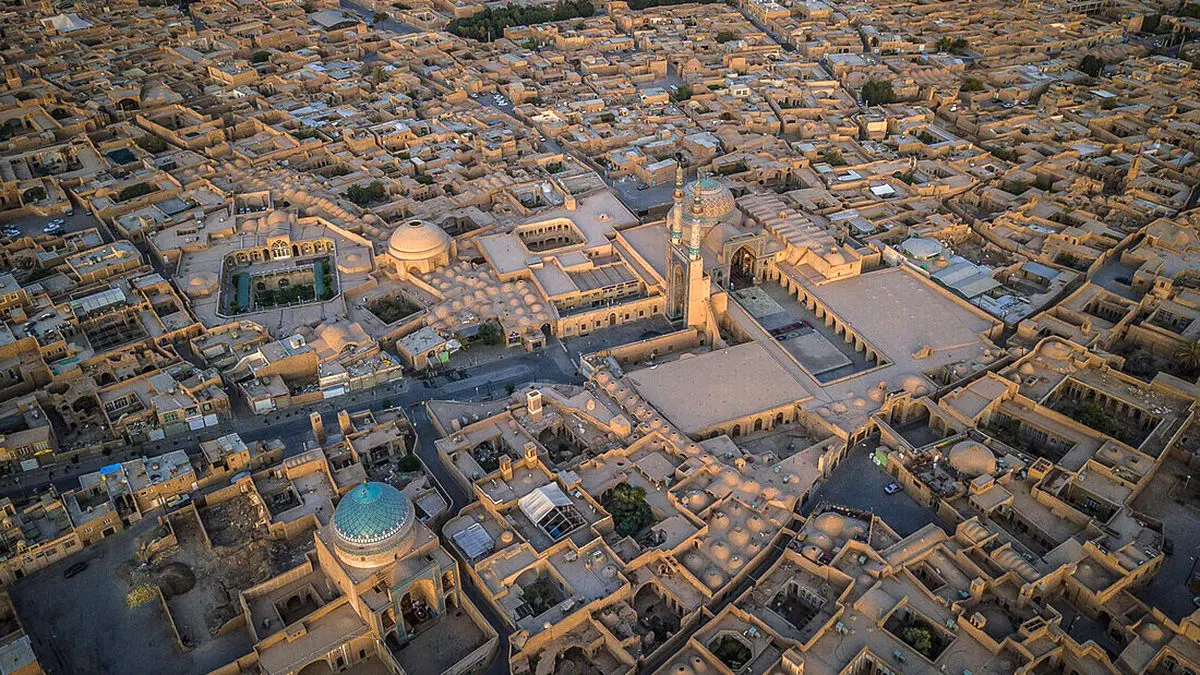 حتی یک قطره آب شرب انتقالی در اختیار صنایع استان یزد نیست و عکس