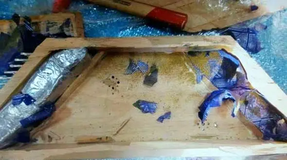 قاچاق تریاک داخل سنتور! / گمرگ فرودگاه امام کشف کردند + عکس 