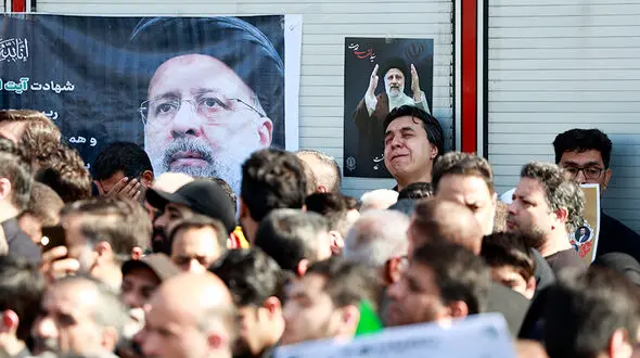 15 عکس غمگنانه از تشییع رییس جمهور شهید و همراهانش در تهران