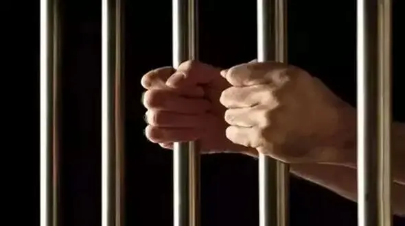 کمین دزد موبایل قاپ بین جمعیت مسافران مترو / تیزهوشی پلیس غافلگیرش کرد
