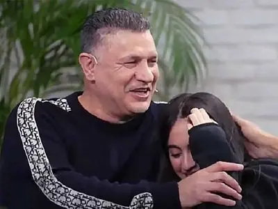 فیلم شوخی عجیب دختر علی دایی بااو / نمیتونم بگم تو خونه چی صدام می کنه 