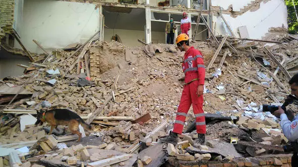 مصدومیت 4 کارگر براثر ریزش آوار در تبریز